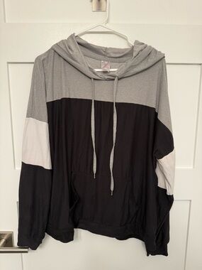 No Boundaries Gray, Black & White Hooded Pullover - lightweight